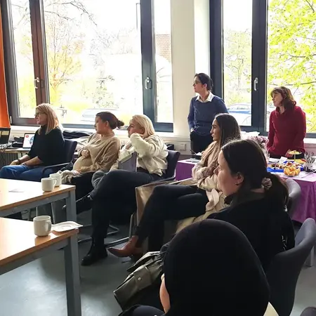 20241105_LadiesAfternoon_Interessierte Interessierte Zuhörerinnen