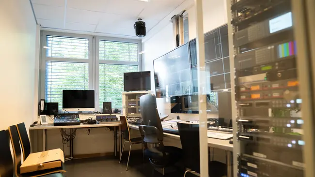 Bildregie im Studio Gebäude C-Süd Bildregie im Studio Gebäude C-Süd