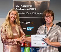 Prof. Dr. Karin Gräslund (re.) und Ann Rosenberg, Senior Vice President der SAP NextGen worldwide.