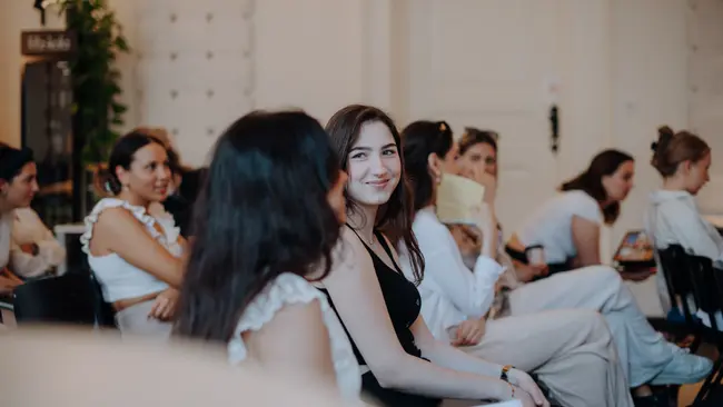 Studierende des Fachbereichs Wirtschaft im Heimathafen Wiesbaden