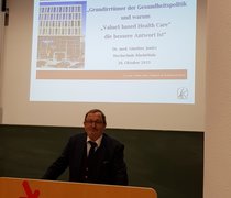 Dr. Günther Jonitz zu Gast im Studiengang Gesundheitsökonomie am 28.10.2019 mit dem Vortrag "ValueS based Health Care" | Foto: R. Strametz
