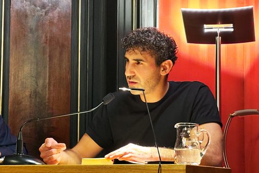 Poetikdozent Necati Öziri.