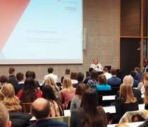 Hochschulpräsidentin Prof. Dr. Eva Waller begrüßt die Teilnehmenden der Deutschlandstipendienfeier 2022.
