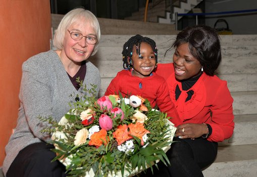 Silke Schuster mit Doris Nyangono Emgamba