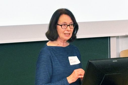 Prof. Dr. em. Lena Inowlocki hielt die Keynote bei Fachtag des Fachbereichs Sozialwesen. 