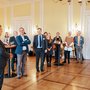 Die Gäste und das Dekanat bei der Begrüßung im Wiesbadener Rathaus. Foto: Felix Bittner