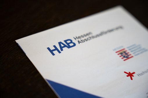 Blick auf das Titelblatt des Veranstaltungsprogramms mit HAB-Logo